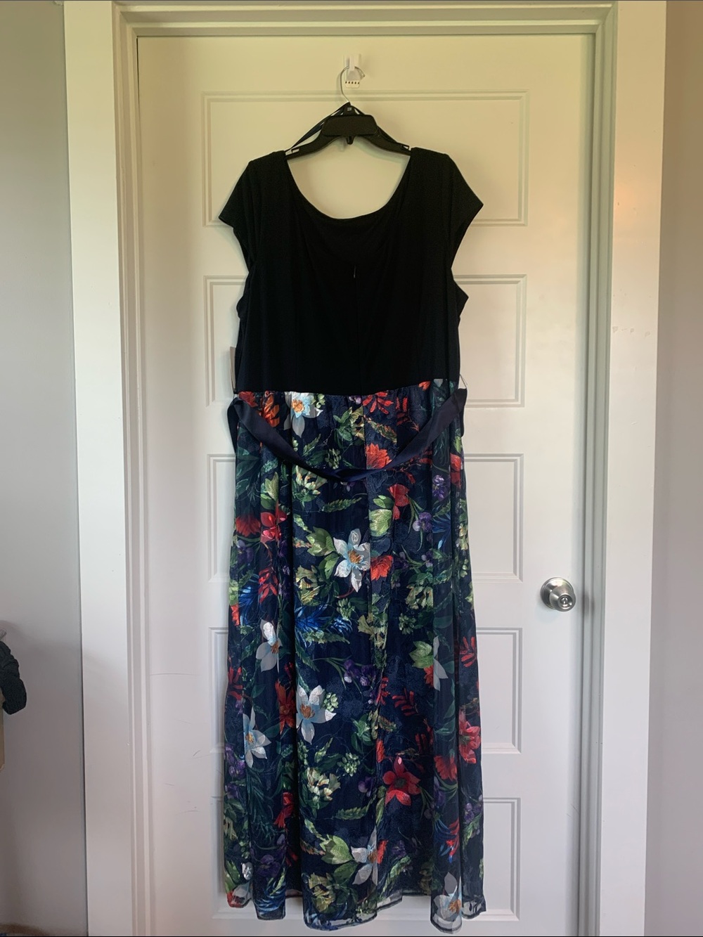 Black Top Navy Floral Midi Dress with Tie Waist-size 22W - Picture 4 of 9